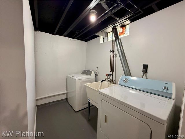 25530 Marilyn Avenue, Warren, MI 48089
