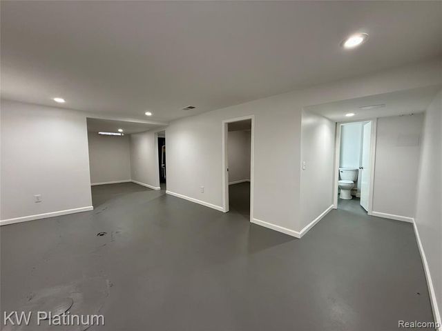 25530 Marilyn Avenue, Warren, MI 48089