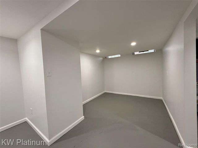 25530 Marilyn Avenue, Warren, MI 48089