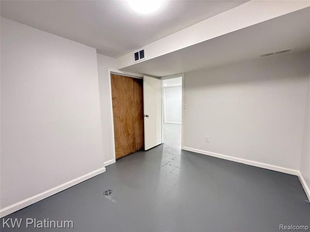 25530 Marilyn Avenue, Warren, MI 48089