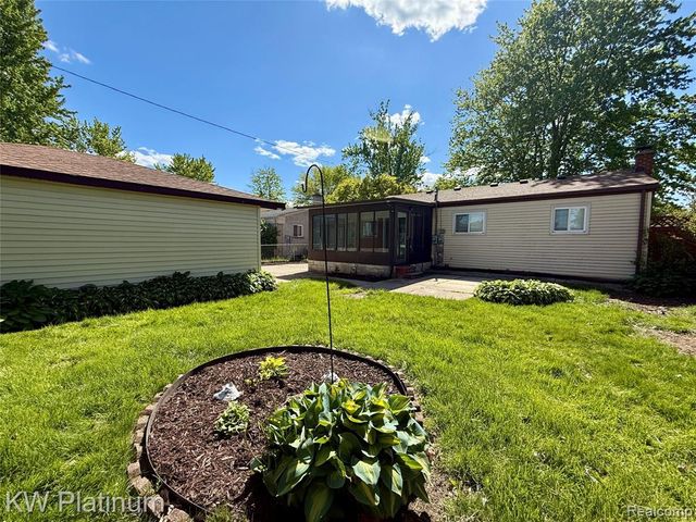 25530 Marilyn Avenue, Warren, MI 48089