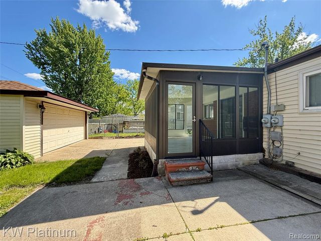 25530 Marilyn Avenue, Warren, MI 48089