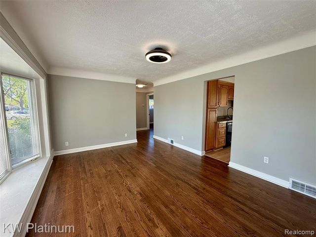 25530 Marilyn Avenue, Warren, MI 48089