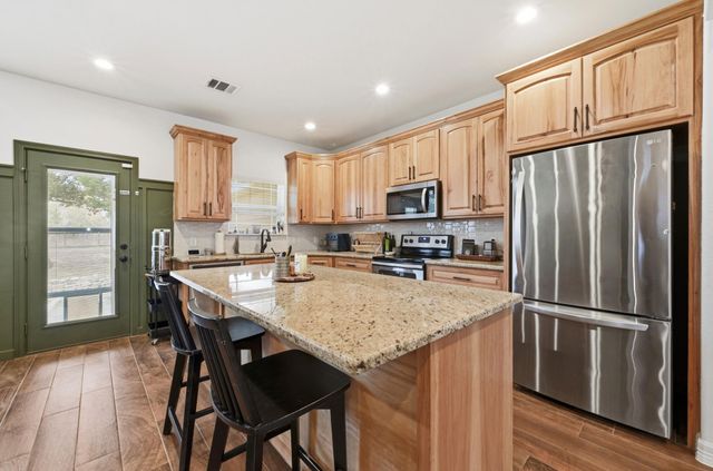 202 Cedar Hills DR, Elgin, TX 78621