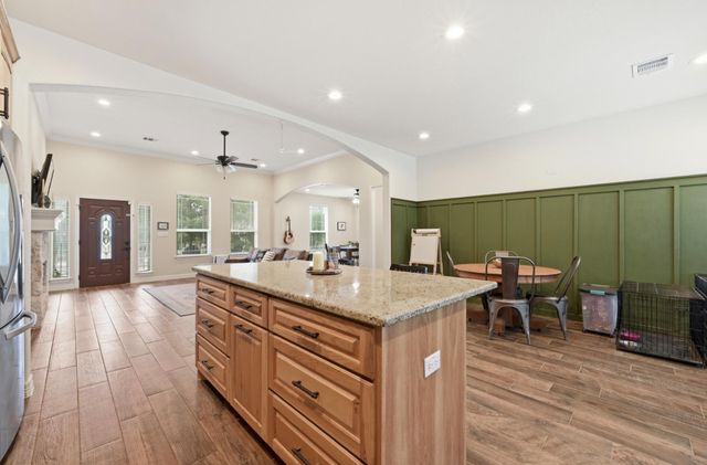 202 Cedar Hills DR, Elgin, TX 78621