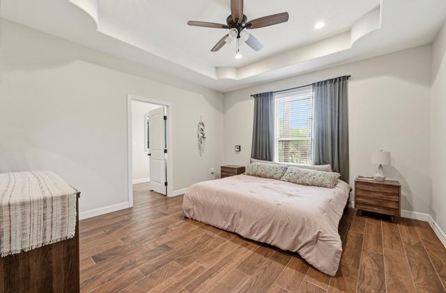 202 Cedar Hills DR, Elgin, TX 78621