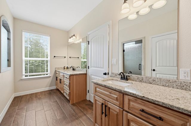 202 Cedar Hills DR, Elgin, TX 78621