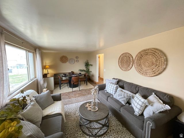 9968 S FLINT DR, Sandy, UT 84094