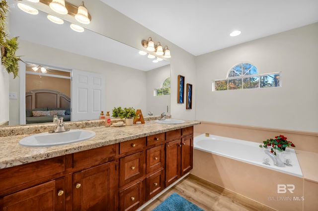 515 Parkwood Avenue, Daphne, AL 36526