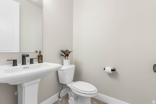 8043 S AMBROSIA LN, West Jordan, UT 84081