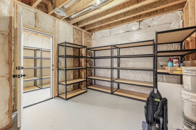 8043 S AMBROSIA LN, West Jordan, UT 84081