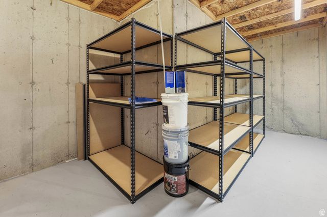 8043 S AMBROSIA LN, West Jordan, UT 84081