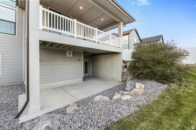 8043 S AMBROSIA LN, West Jordan, UT 84081