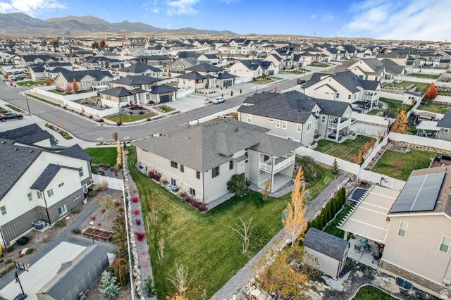8043 S AMBROSIA LN, West Jordan, UT 84081