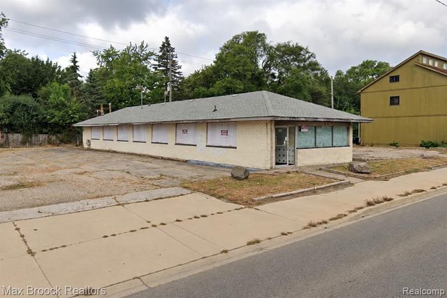 284 S Telegraph Road, Pontiac, MI 48341