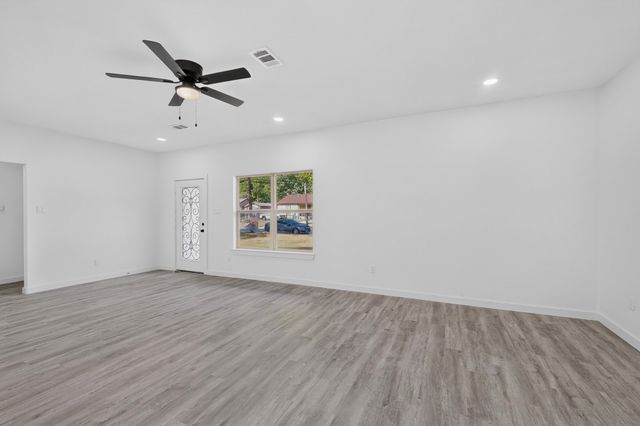 2946 Darby Drive, Dallas, TX 75227