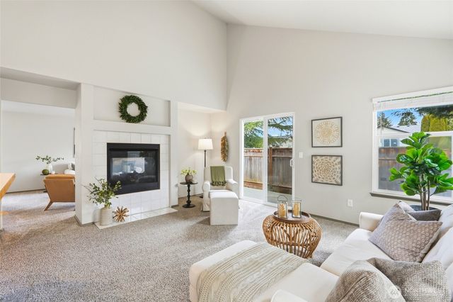 8913 1st Place SE, Lake Stevens, WA 98258