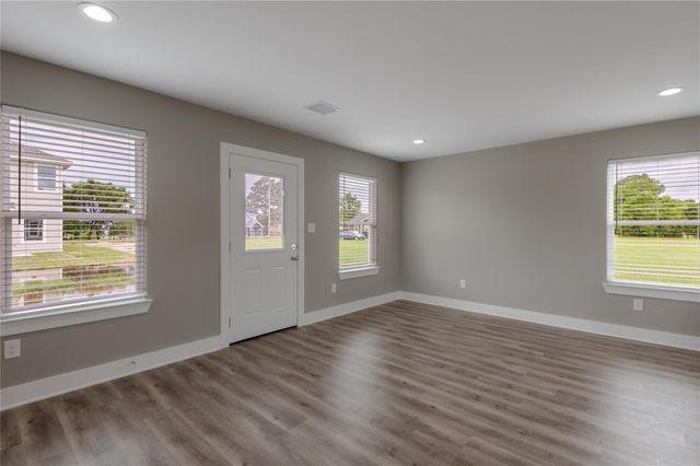 250 N Shady Oaks Drive, Point Blank, TX 77364