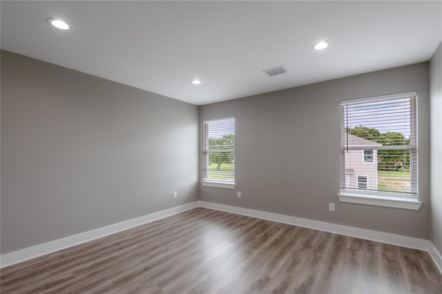 250 N Shady Oaks Drive, Point Blank, TX 77364
