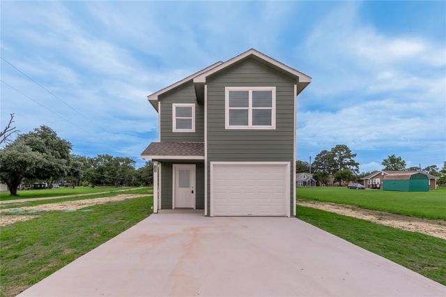 250 N Shady Oaks Drive, Point Blank, TX 77364