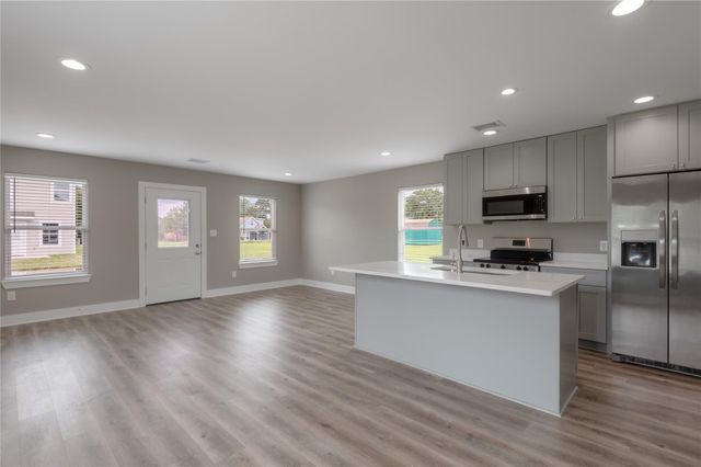 250 N Shady Oaks Drive, Point Blank, TX 77364
