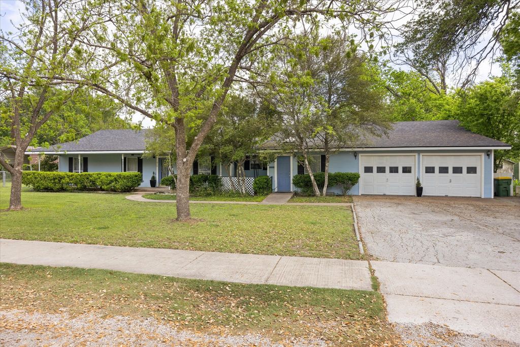 610 W First Street, Hico, TX 76457