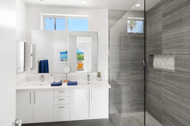 2077 E Nicola Road, Palm Springs, CA 92262