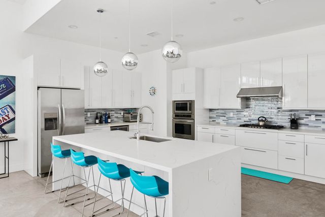 2077 E Nicola Road, Palm Springs, CA 92262
