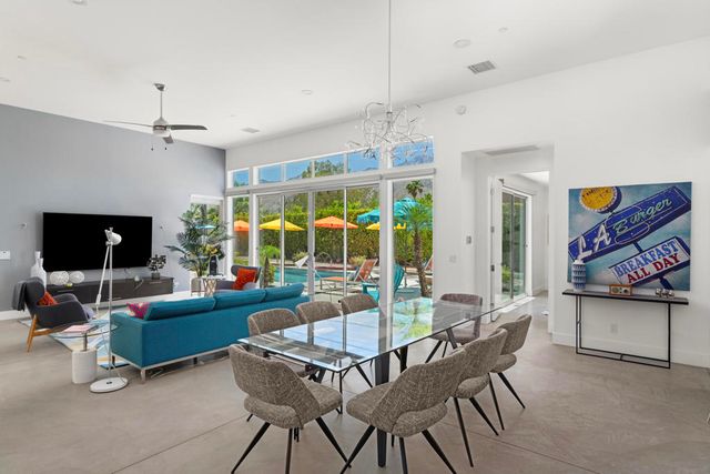 2077 E Nicola Road, Palm Springs, CA 92262