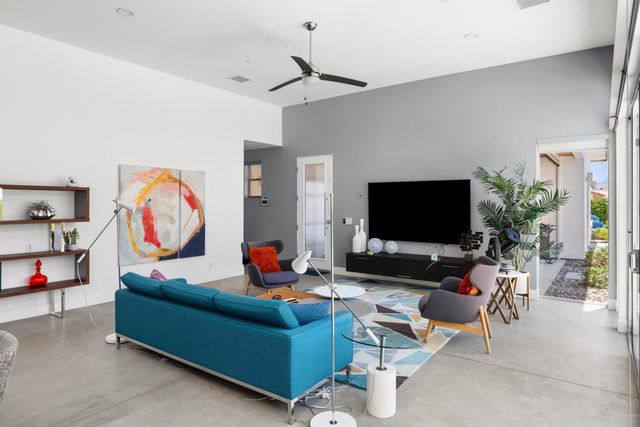 2077 E Nicola Road, Palm Springs, CA 92262