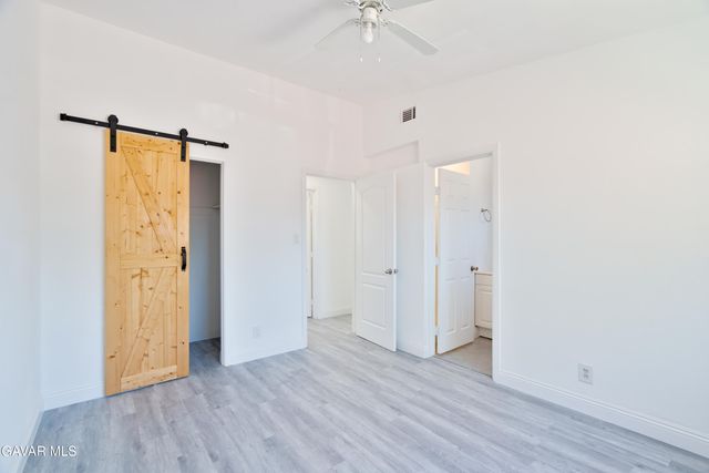 1039 W Avenue J14, Lancaster, CA 93534