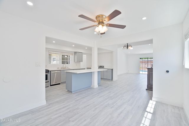 1039 W Avenue J14, Lancaster, CA 93534