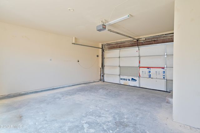 1039 W Avenue J14, Lancaster, CA 93534