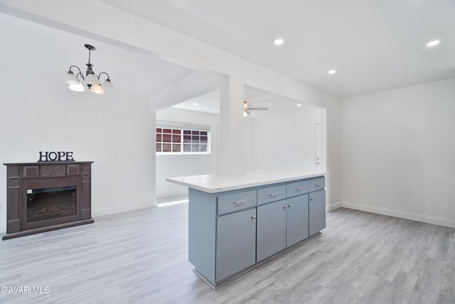 1039 W Avenue J14, Lancaster, CA 93534