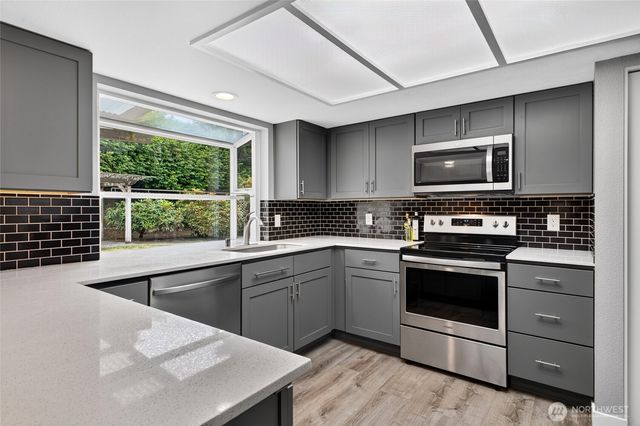 31851 25th Avenue SW, Federal Way, WA 98023