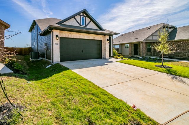 901 King Street, Aubrey, TX 76227