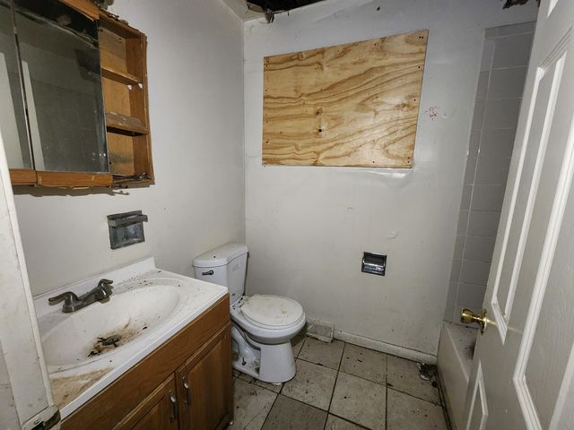6717 S Rhodes Avenue, Chicago, IL 60637
