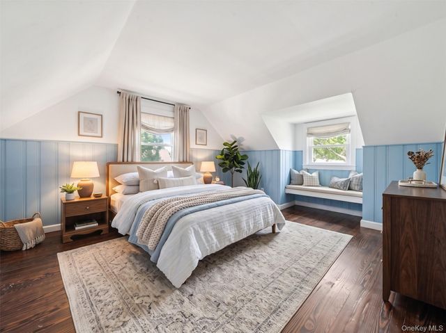2 Bixley Drive, New Hyde Park, NY 11040