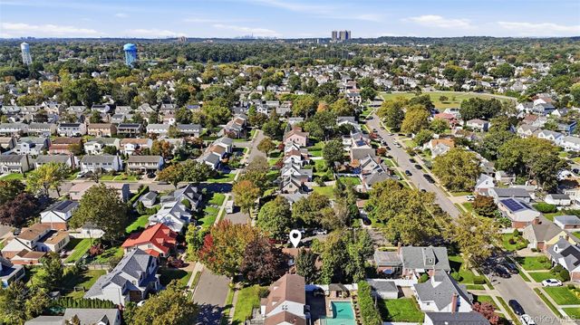 2 Bixley Drive, New Hyde Park, NY 11040