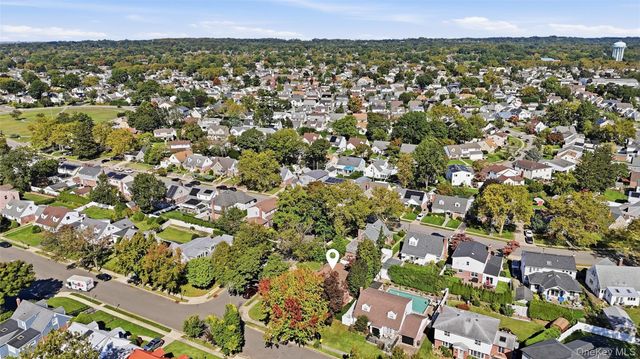 2 Bixley Drive, New Hyde Park, NY 11040