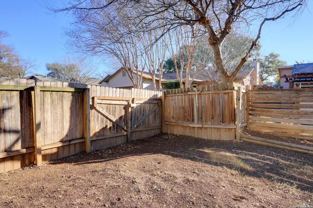 11206 Woodridge Forest, San Antonio, TX 78249