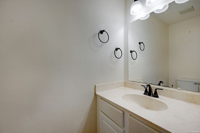 11206 Woodridge Forest, San Antonio, TX 78249