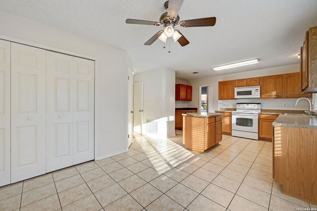 11206 Woodridge Forest, San Antonio, TX 78249