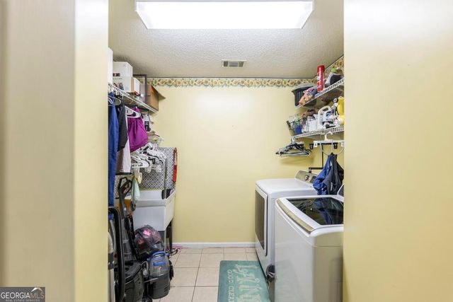 112 Lake Lillian Drive, Perry, GA 31069