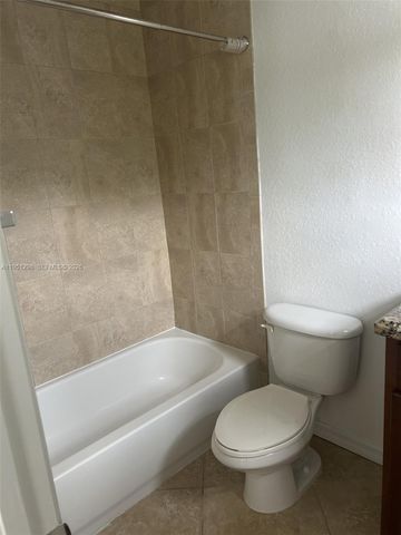 1000 Palm Trl 6, Delray Beach, FL 33483