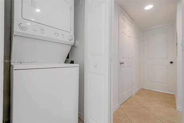 1000 Palm Trl 6, Delray Beach, FL 33483