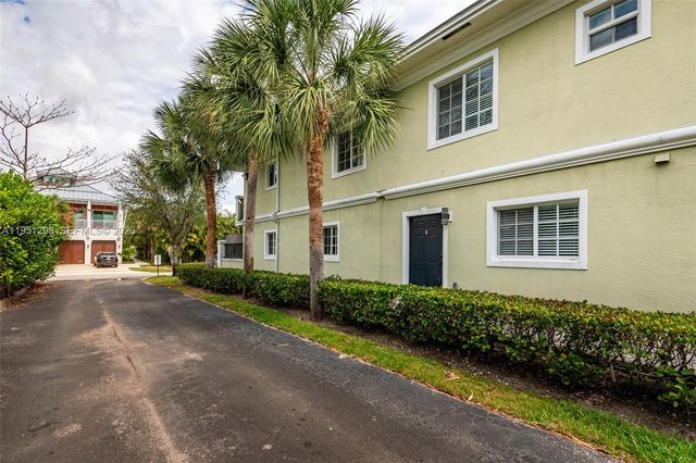 1000 Palm Trl 6, Delray Beach, FL 33483