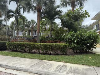 1000 Palm Trl 6, Delray Beach, FL 33483