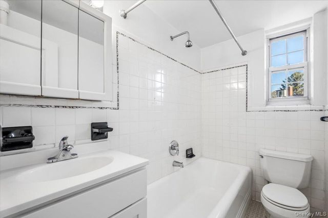 45 Popham Road 5L, Scarsdale, NY 10583