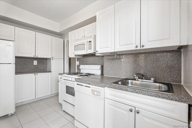 45 Popham Road 5L, Scarsdale, NY 10583